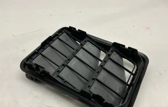Opel Mokka B Quarter panel pressure vent 9831031680