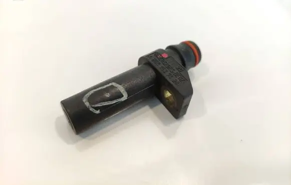 Mercedes-Benz E W214 Crankshaft position sensor A0031537428CAREWAY