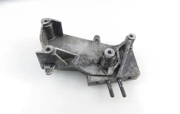 KIA Sportage Engine mounting bracket
