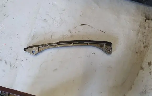 Toyota Corolla Verso E121 Slide rail for timing chain NOCODE