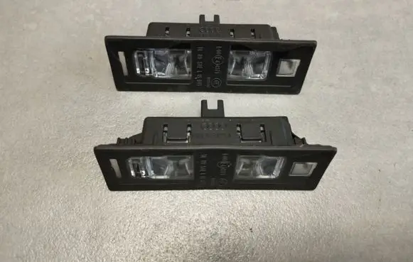 Audi Q3 F3 Number plate light 8W6943021A