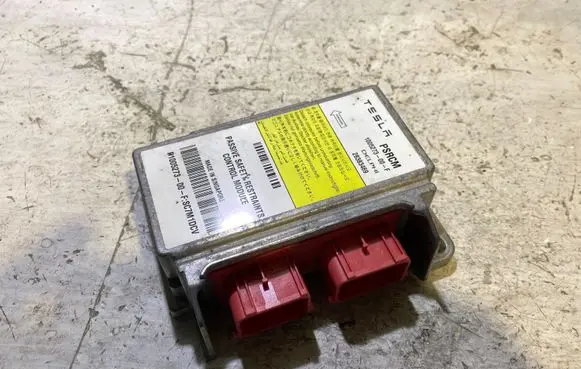 Tesla Model S Airbag control unit/module 100527300F 28383469 F0RWARD