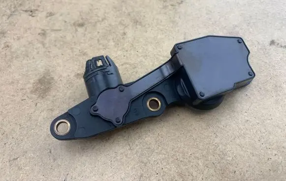 BMW 3 E90 E91 Camshaft position sensor 7513783 11377513783 11377527016