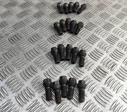 BMW 3 GT F34 Nuts/bolts 6890324