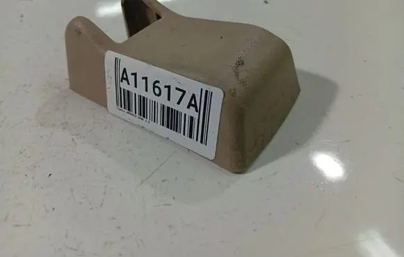 Toyota Avensis T250 Rear seat side bottom trim