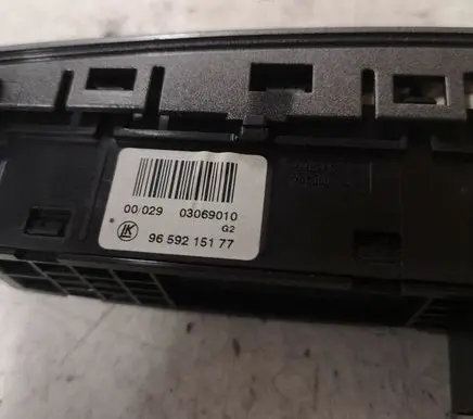 Peugeot 308 Hazard light switch 9659215177 03069010