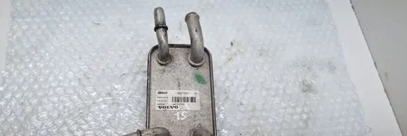 Volvo C70 Oil filter mounting bracket 30723129