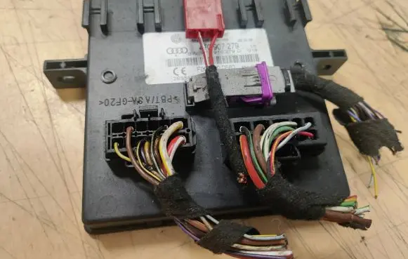 Audi A6 S6 C6 4F Comfort/convenience module 4F0907279