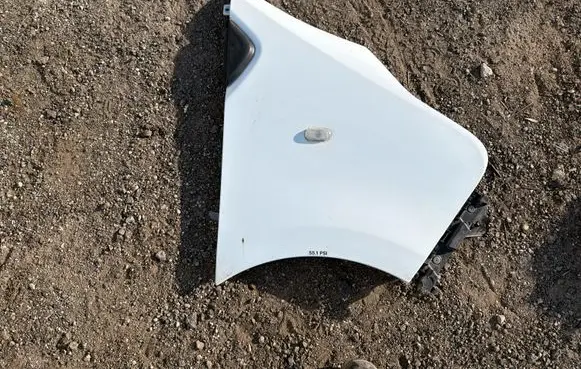 Opel Vivaro Fender 