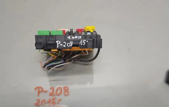 Peugeot 208 Fuse box set