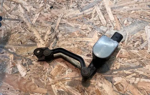 Audi A6 S6 C6 4F Rear height level sensor lever 4F0505465M