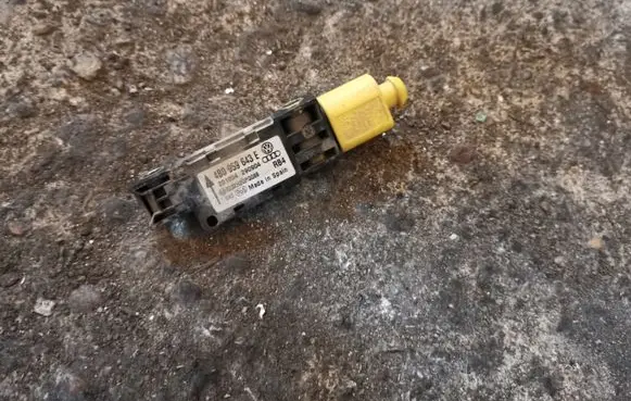 Audi A8 S8 D3 4E Airbag deployment crash/impact sensor 4B0959643E