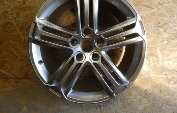 Volkswagen Touareg II R20 alloy rim 