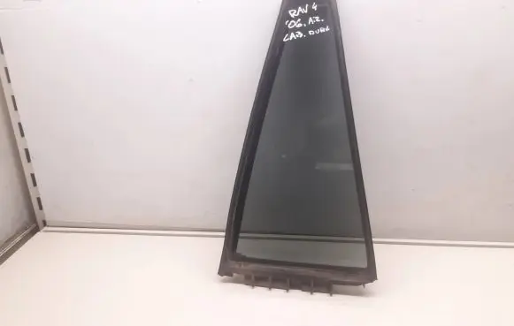 Toyota RAV 4 (XA30) Rear vent window glass 681884240