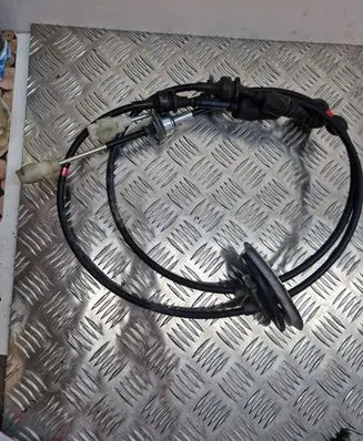 Gear shift cable linkage