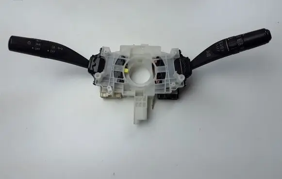 Subaru Impreza III Wiper turn signal indicator stalk/switch 83111FG140