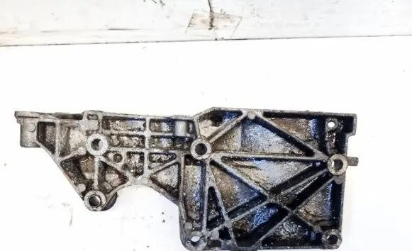 Volkswagen PASSAT B6 Engine mounting bracket 03G903143F