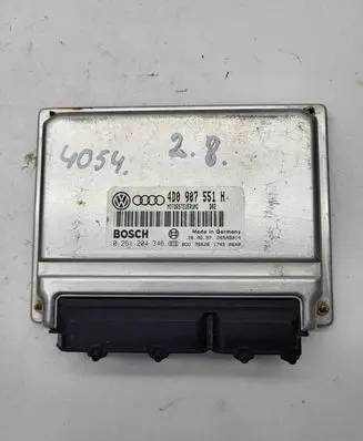 Volkswagen PASSAT B5 Engine control unit/module 4D0907551H 0261204346