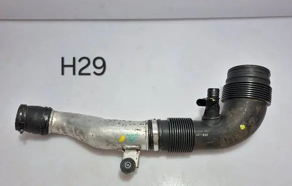 Volkswagen Touareg II Intercooler hose/pipe 7L8128654A 7P6129571