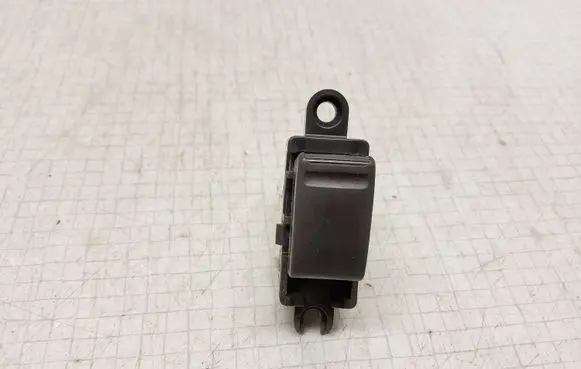 Nissan Almera N16 Electric window control switch
