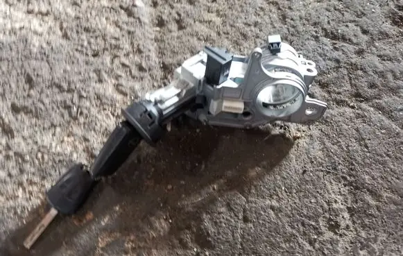 Opel Zafira B Ignition lock