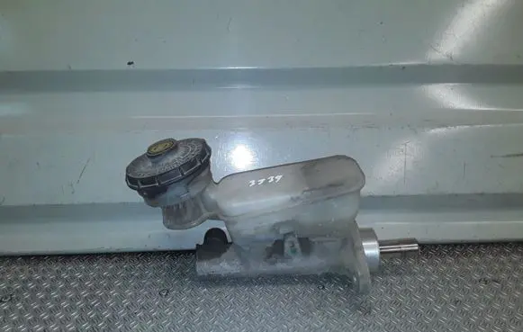 Honda CR-V Master brake cylinder
