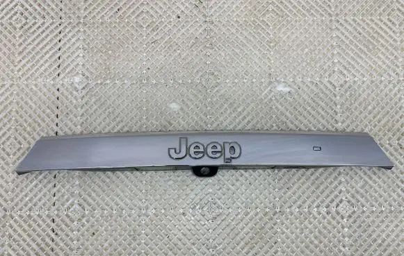 Jeep Grand Cherokee Trunk door license plate light bar 