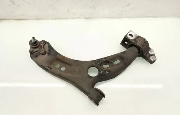 Volkswagen Tiguan Front lower control arm/wishbone 
