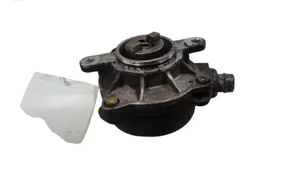 Opel Vivaro Vacuum pump 8200640105