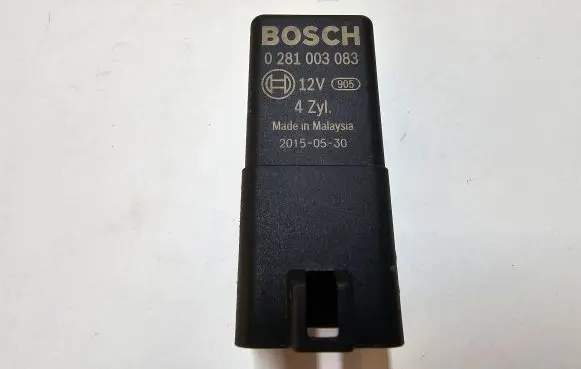 Volkswagen Tiguan Glow plug pre-heat relay 0281003083