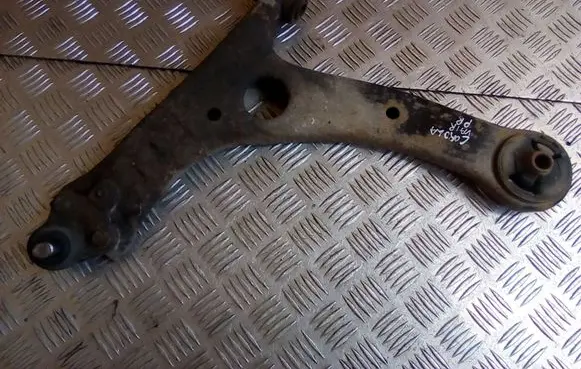 Toyota Corolla E120 E130 Front lower control arm/wishbone