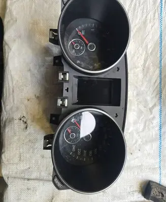 Volkswagen Golf VI Speedometer (instrument cluster) 5K0920863A 1219015546 VDD024250
