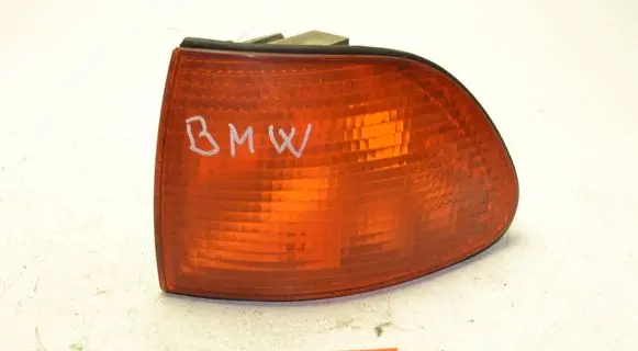 BMW 7 E38 Front indicator light 8352135