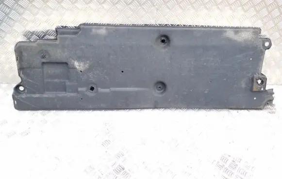 Toyota Avensis T270 Center/middle under tray cover 