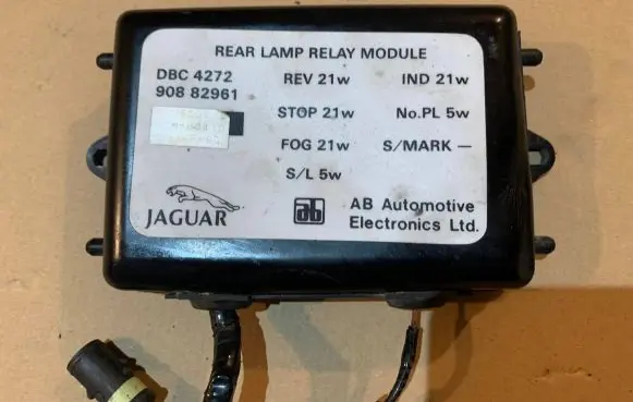 Jaguar XJ X40 Light module LCM DBC4272 90882961