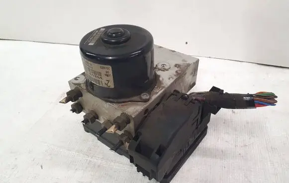 Volvo V70 ABS Pump 8671224 1HF2K3156G 10092504033