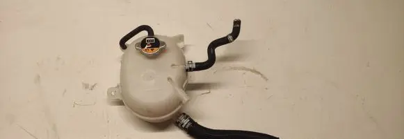Hyundai i20 (BC3 BI3) Coolant expansion tank/reservoir 25430Q0300