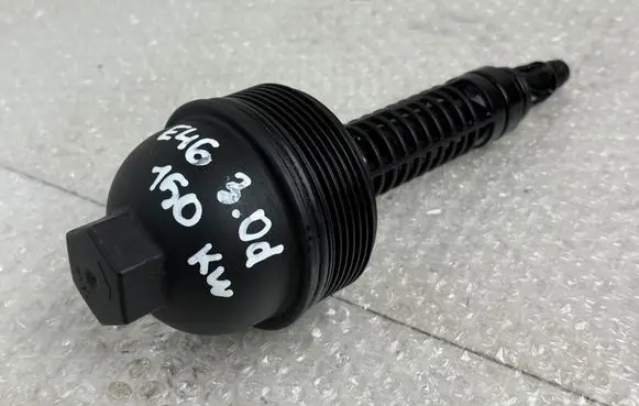 BMW 3 E46 Oil filter cover 7789323