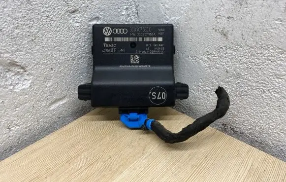 Volkswagen PASSAT B6 Gateway control module 3C0907951A 3C0907530C