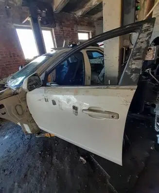 Cadillac CTS Front door