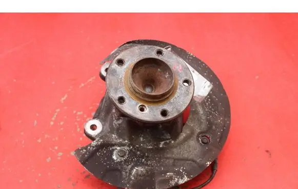 BMW 1 E81 E87 Front wheel hub spindle knuckle 6764444