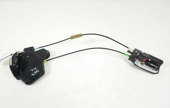 Toyota Hilux (AN10, AN20, AN30) Rear door lock 690600K040