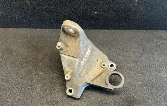 Volkswagen PASSAT B5.5 Engine mounting bracket 8D0399114S