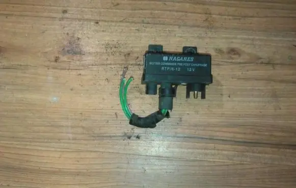 Glow plug pre-heat relay