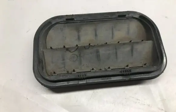 Ford Mustang VI Quarter panel pressure vent 3C3A54280B62