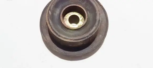 Volkswagen PASSAT B3 Coil spring mount 