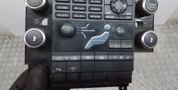 Volvo V70 Climate control unit 30774366