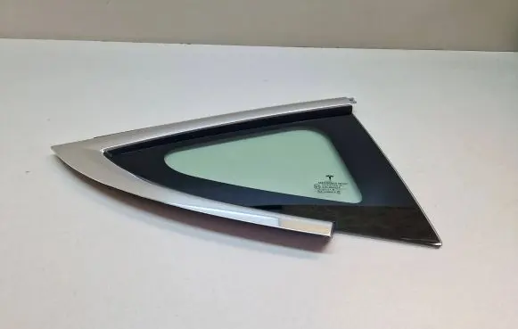 Tesla Model 3 Rear side window 108070600