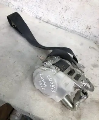 Lexus IS 220D-250-350 Front seatbelt J090331