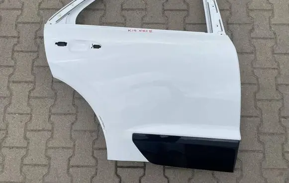 KIA Niro Rear door